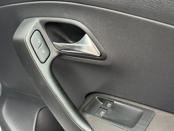 Used Volkswagen Polo 2011 for sale - 76256568: Photo 24