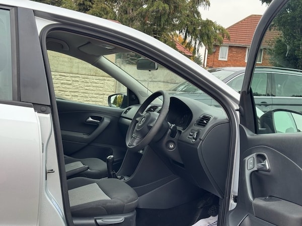 Used Volkswagen Polo 2011 for sale - 76256568: Photo 27