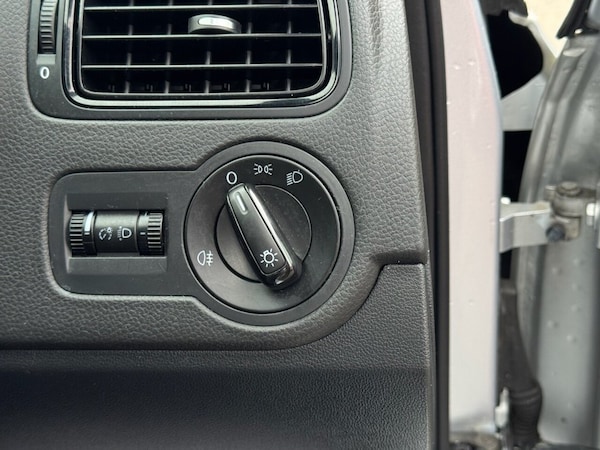 Used Volkswagen Polo 2011 for sale - 76256568: Photo 29