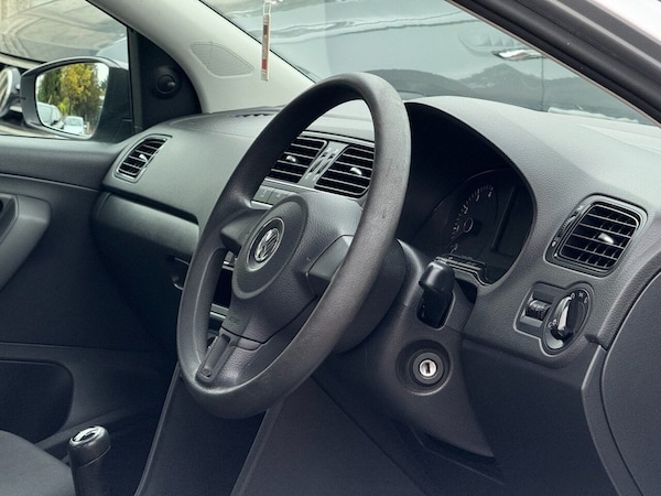 Used Volkswagen Polo 2011 for sale - 76256568: Photo 3