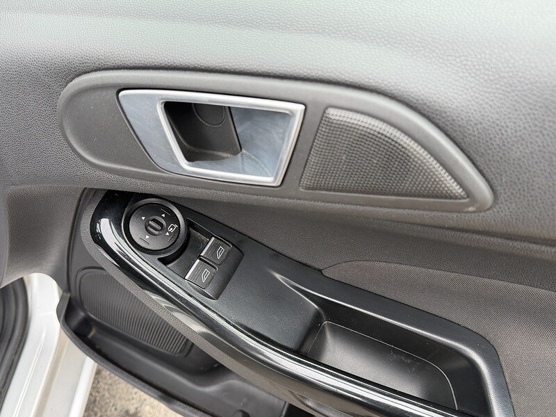 Used Ford Fiesta 2015 for sale - 78207364: Photo 61