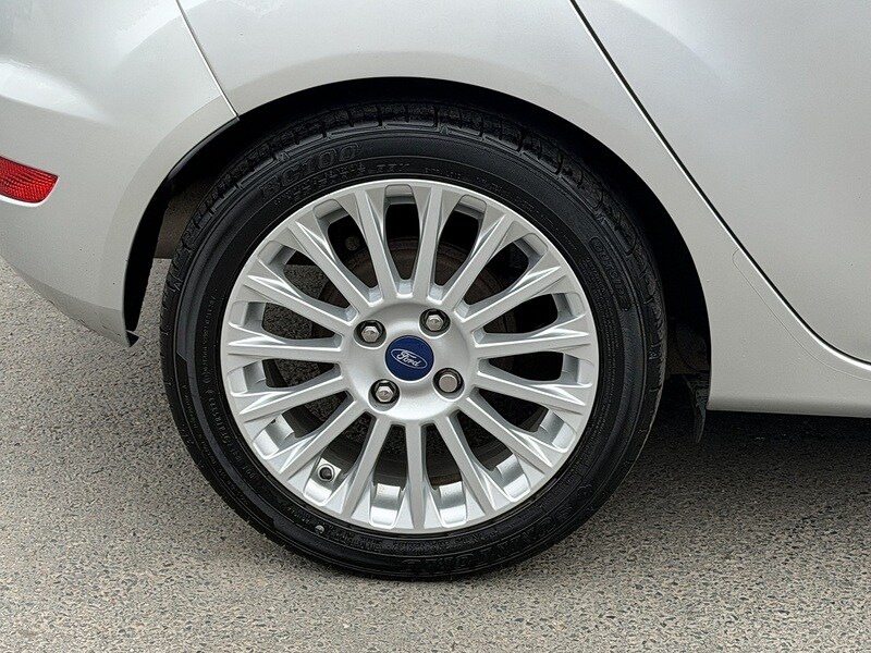 Used Ford Fiesta 2015 for sale - 78207364: Photo 64