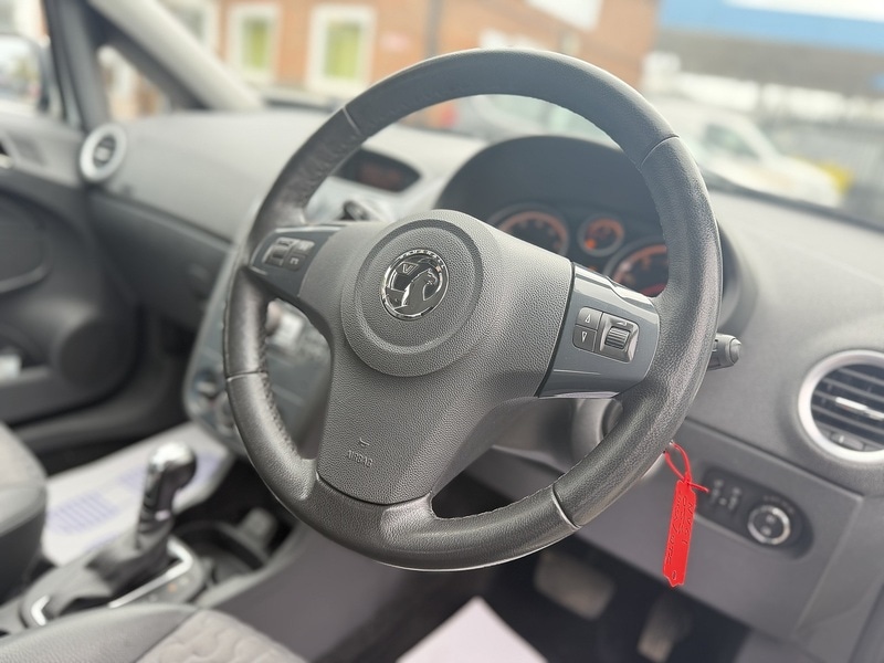 Used Vauxhall Corsa 2012 for sale - 77902426: Photo 3