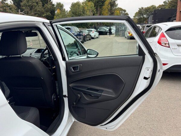 Used Ford Fiesta 2015 for sale - 76313107: Photo 43