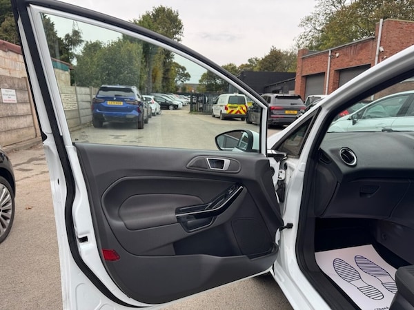 Used Ford Fiesta 2015 for sale - 76313107: Photo 46