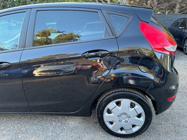 Used Ford Fiesta 2010 for sale - 76256080: Photo 12