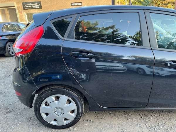 Used Ford Fiesta 2010 for sale - 76256080: Photo 23