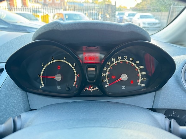 Used Ford Fiesta 2010 for sale - 76256080: Photo 28
