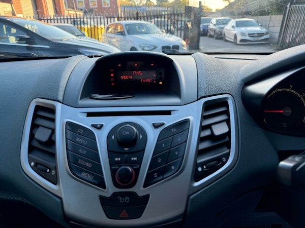 Used Ford Fiesta 2010 for sale - 76256080: Photo 32