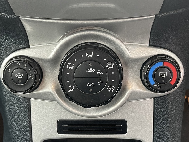 Used Ford Fiesta 2012 for sale - 77328760: Photo 27