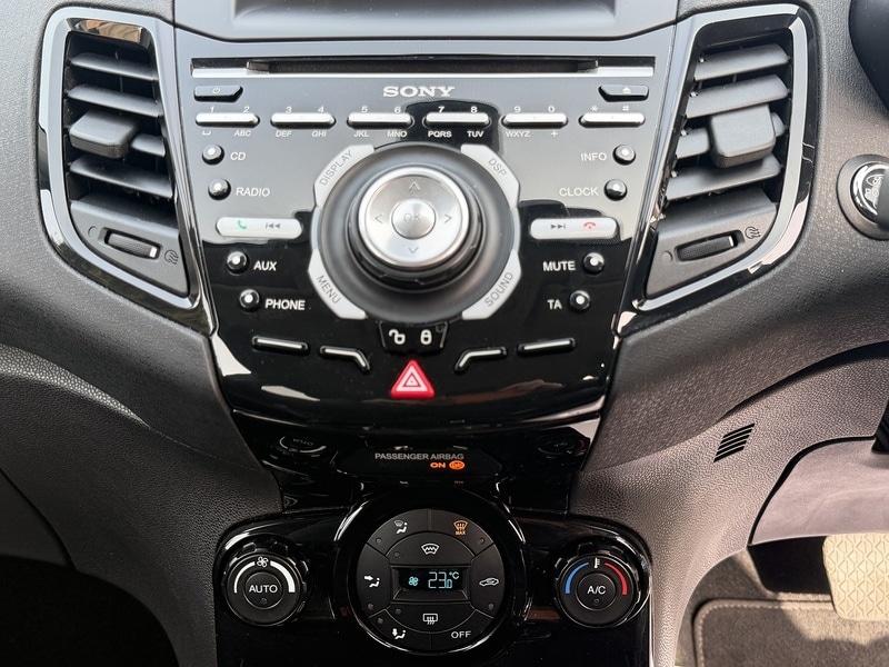 Used Ford Fiesta 2015 for sale - 77765886: Photo 41