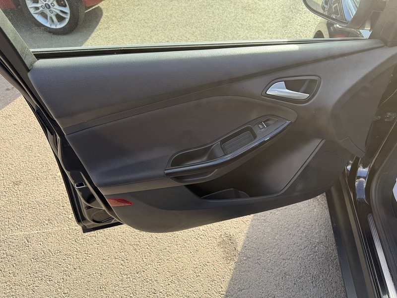 Used Ford Focus 2016 for sale - 77836638: Photo 16