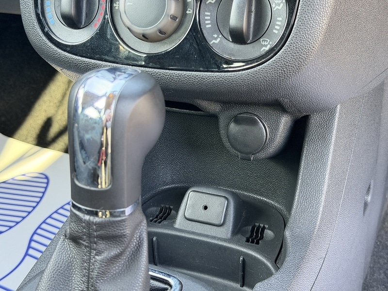 Used Vauxhall Corsa 2011 for sale - 77953490: Photo 43