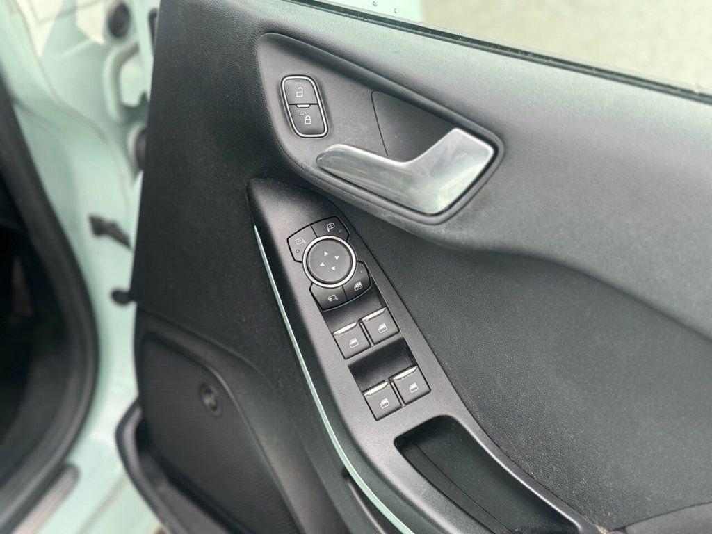 Used Ford Fiesta 2017 for sale - 76582519: Photo 29