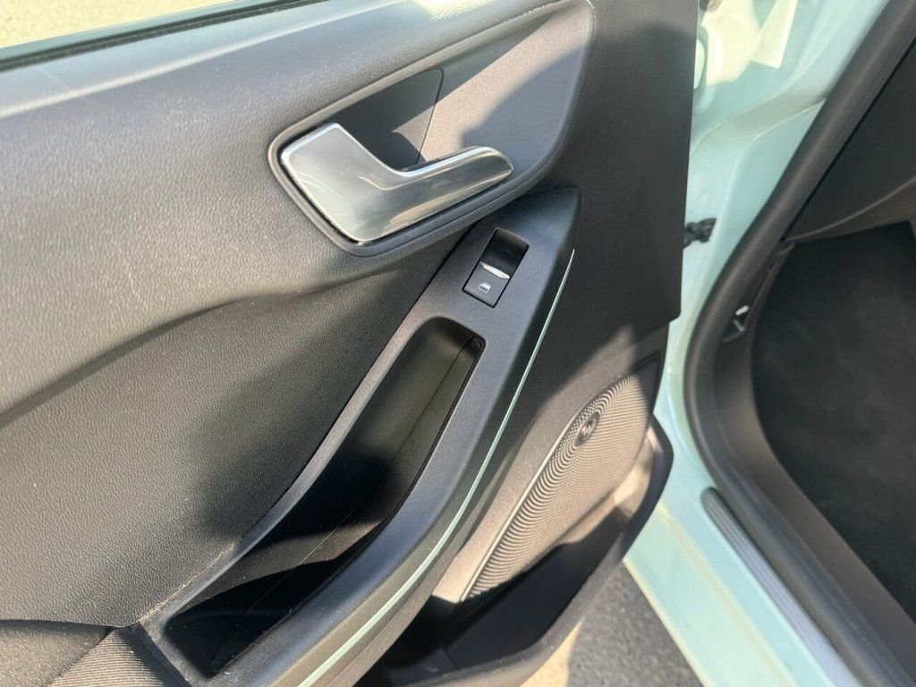 Used Ford Fiesta 2017 for sale - 76582519: Photo 31