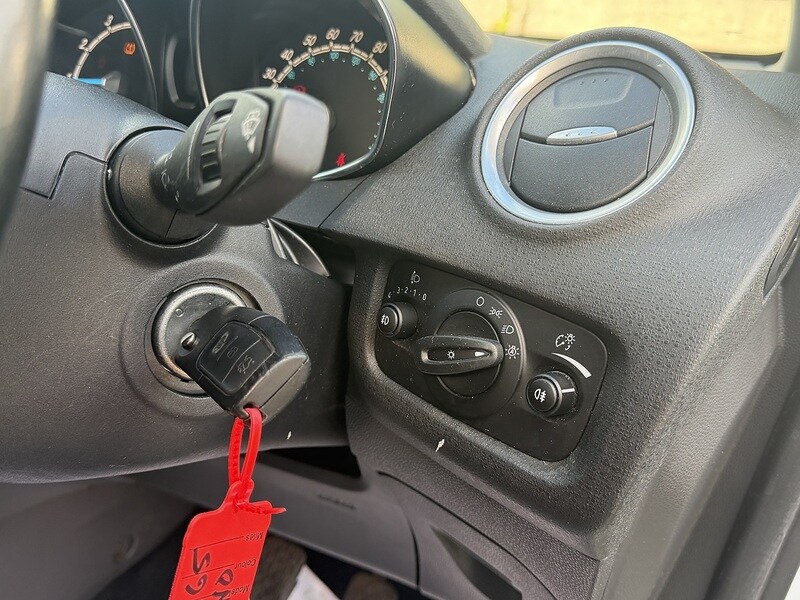 Used Ford Fiesta 2015 for sale - 78139781: Photo 52