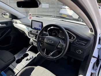 Used Ford Focus 2022 for sale - 78882084: Photo
