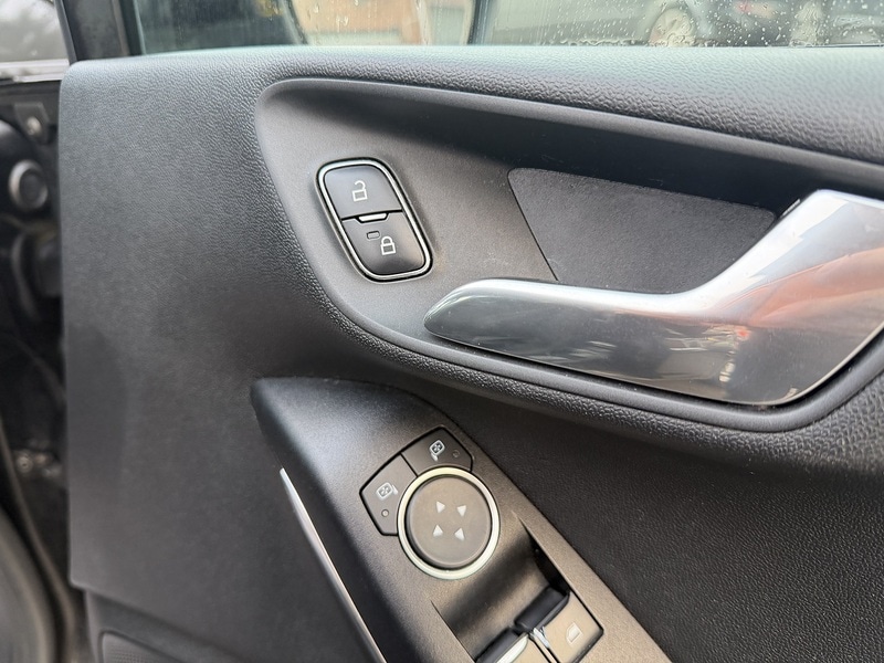 Used Ford Fiesta 2017 for sale - 77149298: Photo 16