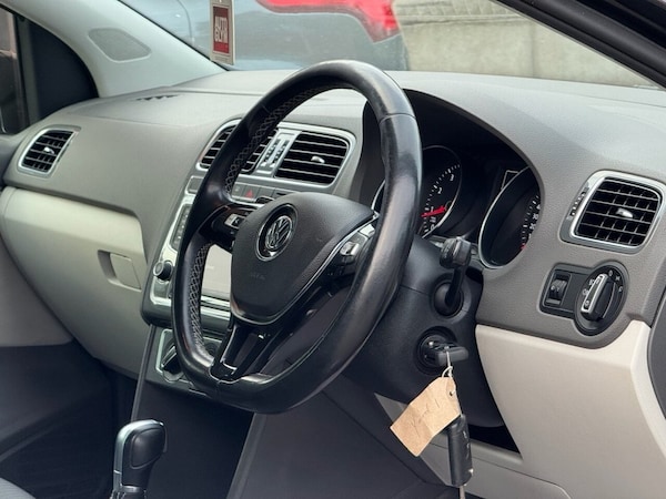 Used Volkswagen Polo 2015 for sale - 76256423: Photo 10