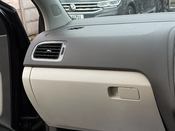 Used Volkswagen Polo 2015 for sale - 76256423: Photo 14