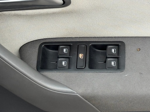 Used Volkswagen Polo 2015 for sale - 76256423: Photo 24