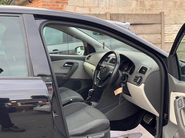 Used Volkswagen Polo 2015 for sale - 76256423: Photo 27
