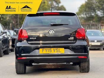 Used Volkswagen Polo 2015 for sale - 76256423: Photo 2