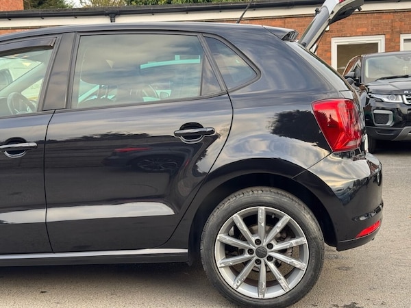 Used Volkswagen Polo 2015 for sale - 76256423: Photo 6