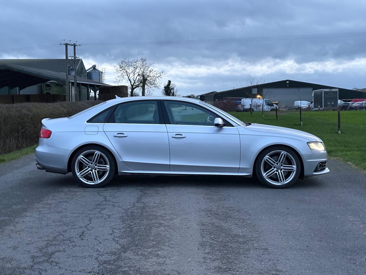 Used Audi A4 2011 for sale - 77305192: Photo 5