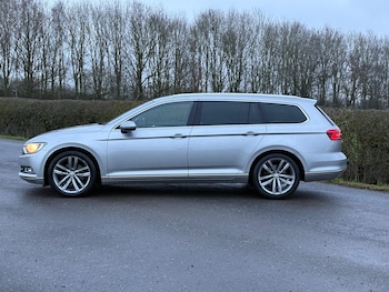 Used Volkswagen Passat 2015 for sale - 77305510: Photo