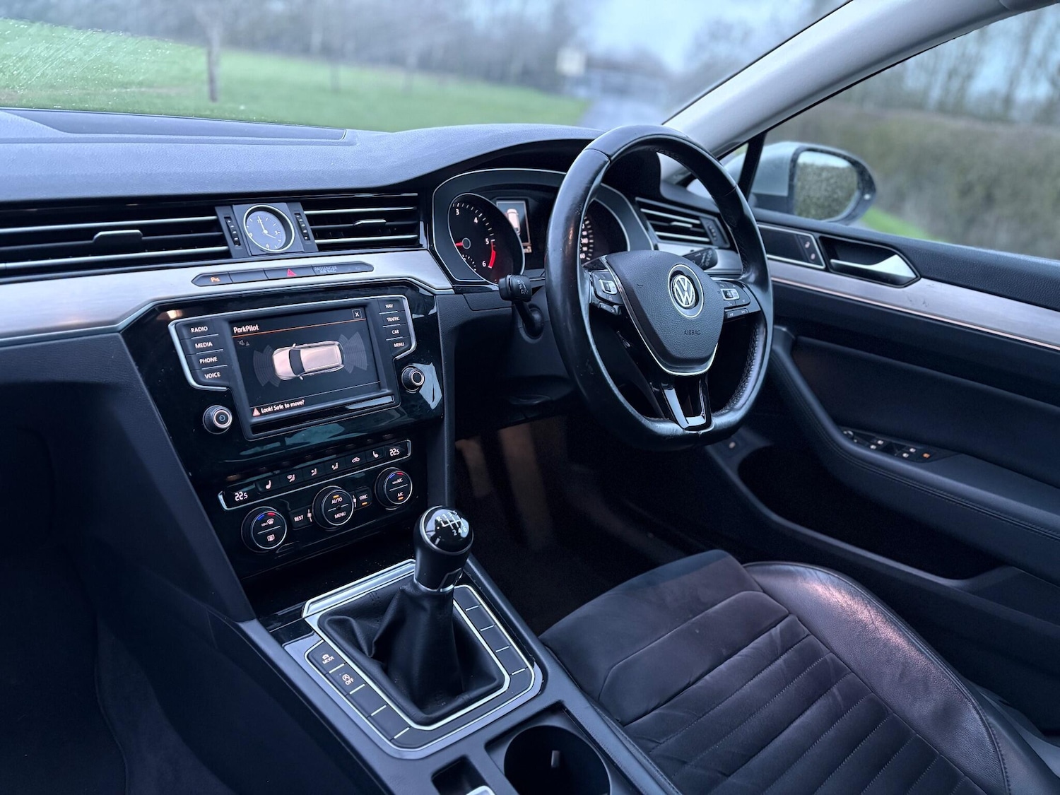 Used Volkswagen Passat 2015 for sale - 77305510: Photo 9