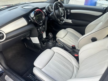 Used MINI Hatch 2017 for sale - 78637509: Photo