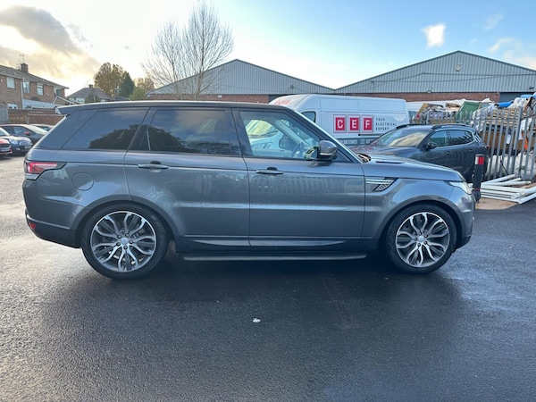 Used Land Rover Range Rover Sport 2017 for sale - 76237269: Photo 9