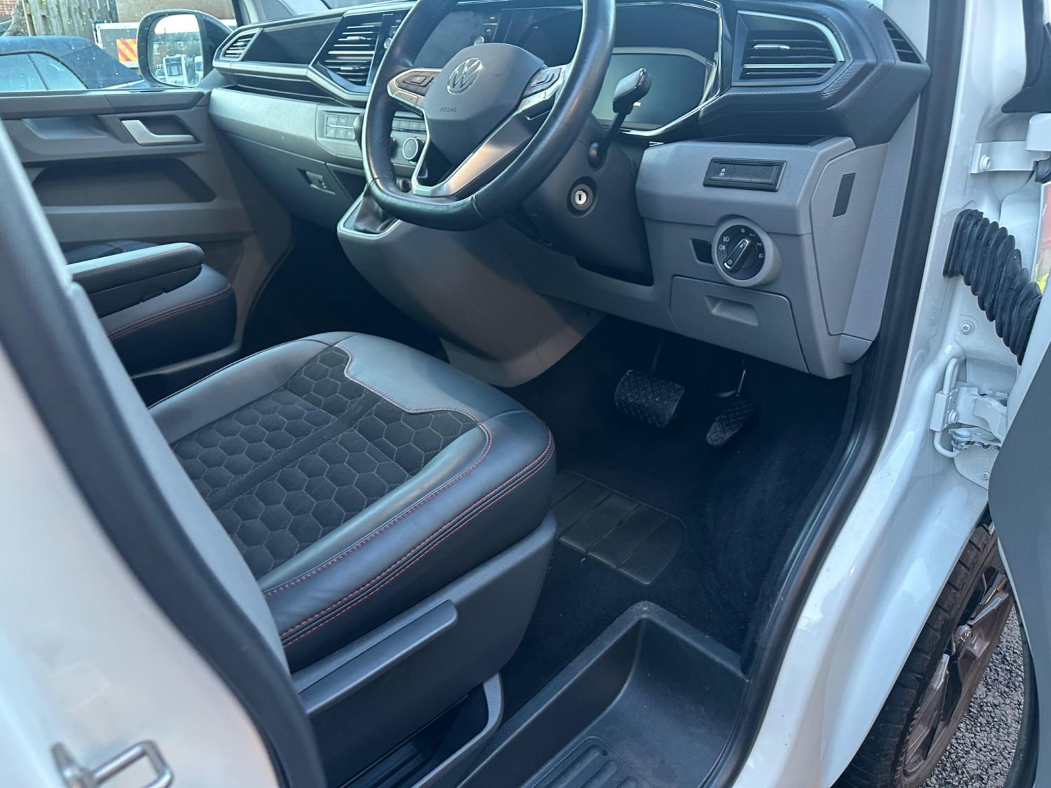 Used Volkswagen Transporter 2023 for sale - 77483720: Photo 60