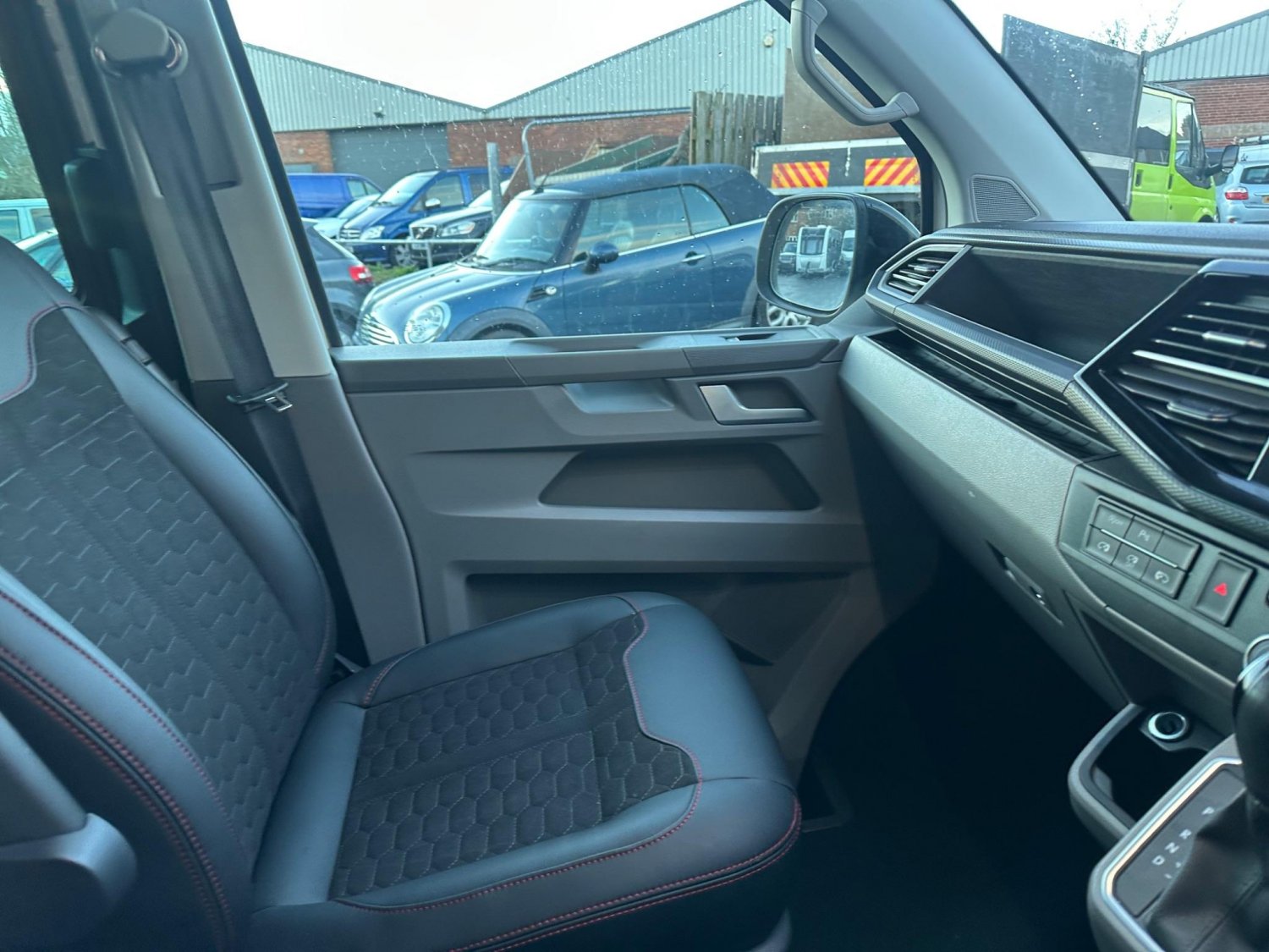 Used Volkswagen Transporter 2023 for sale - 77483720: Photo 64