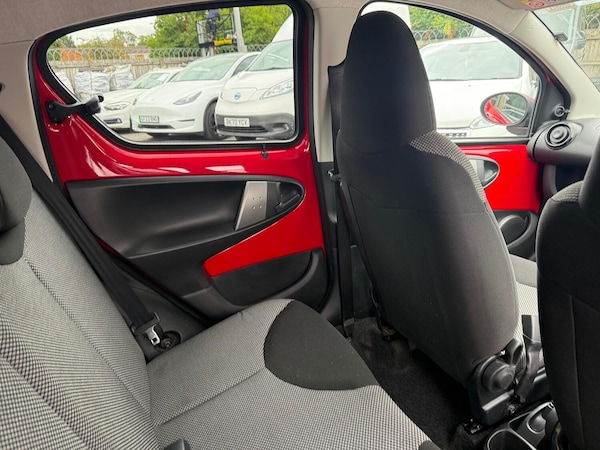 Used Toyota AYGO 2013 for sale - 75664477: Photo 10