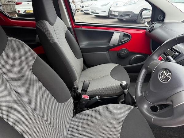 Used Toyota AYGO 2013 for sale - 75664477: Photo 9
