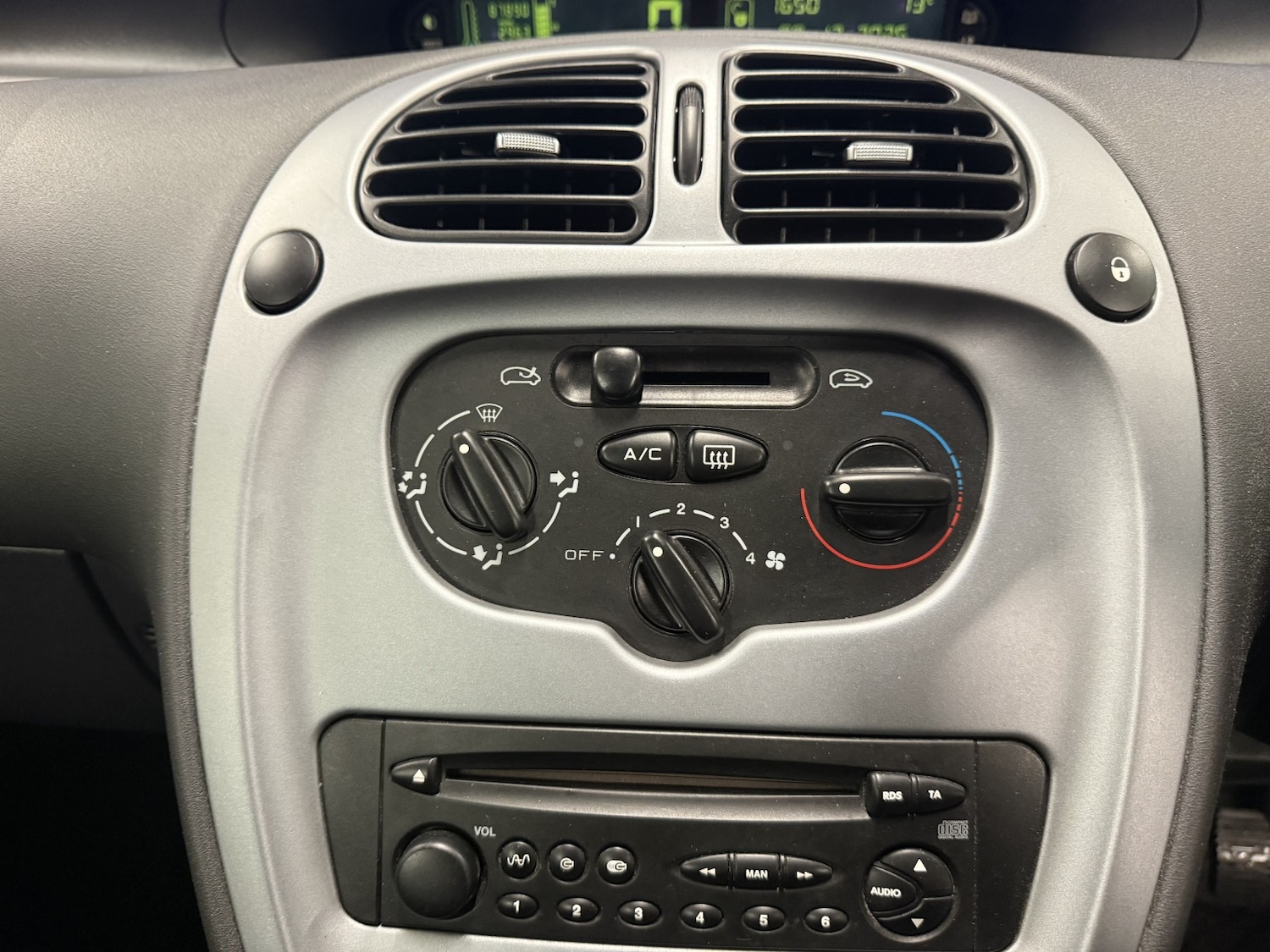 Used Citroen Xsara Picasso 2009 for sale - 76884872: Photo 19