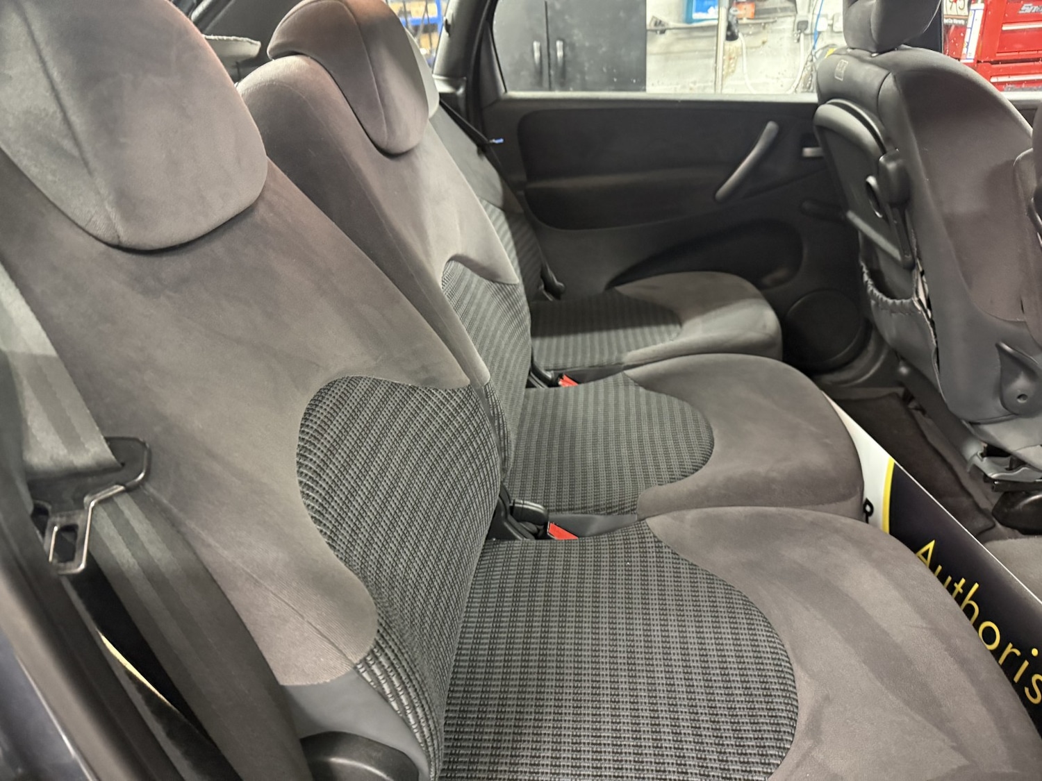 Used Citroen Xsara Picasso 2009 for sale - 76884872: Photo 9