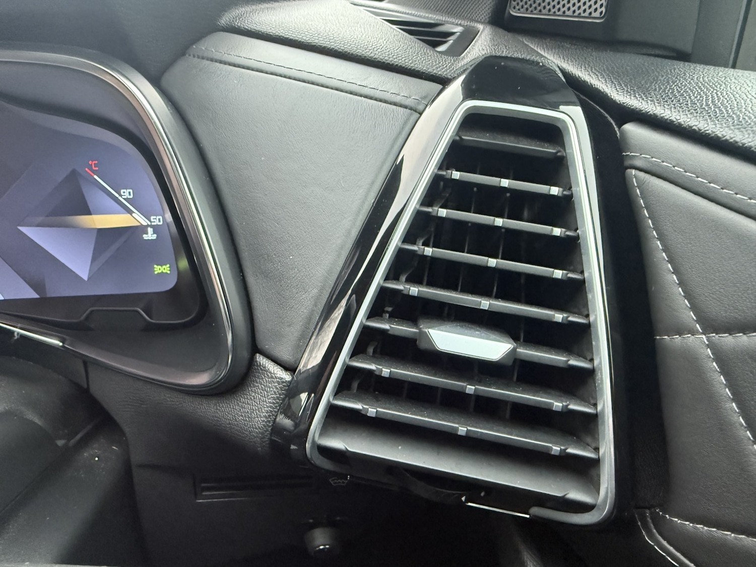 Used DS Automobiles DS 7 Crossback 2018 for sale - 76687173: Photo 16