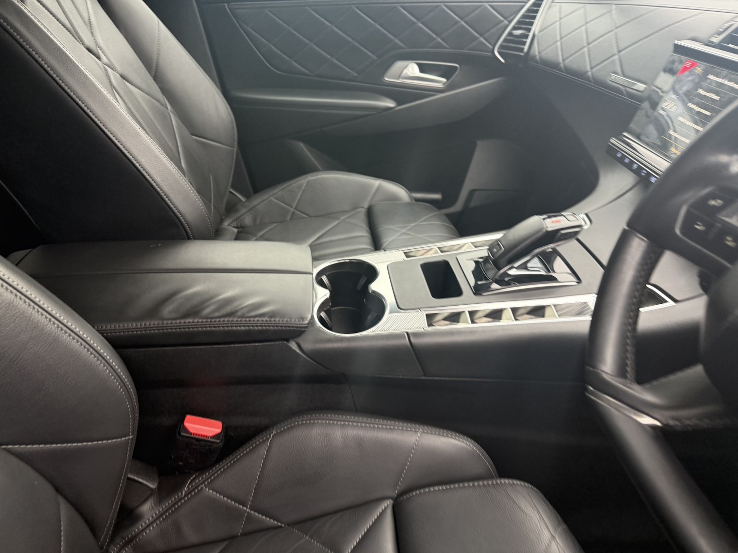 Used DS Automobiles DS 7 Crossback 2018 for sale - 76687173: Photo 31