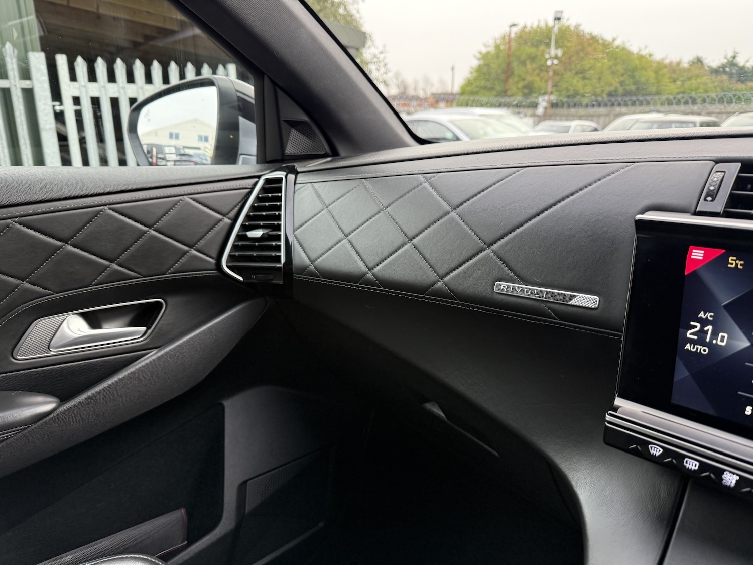 Used DS Automobiles DS 7 Crossback 2018 for sale - 76687173: Photo 6