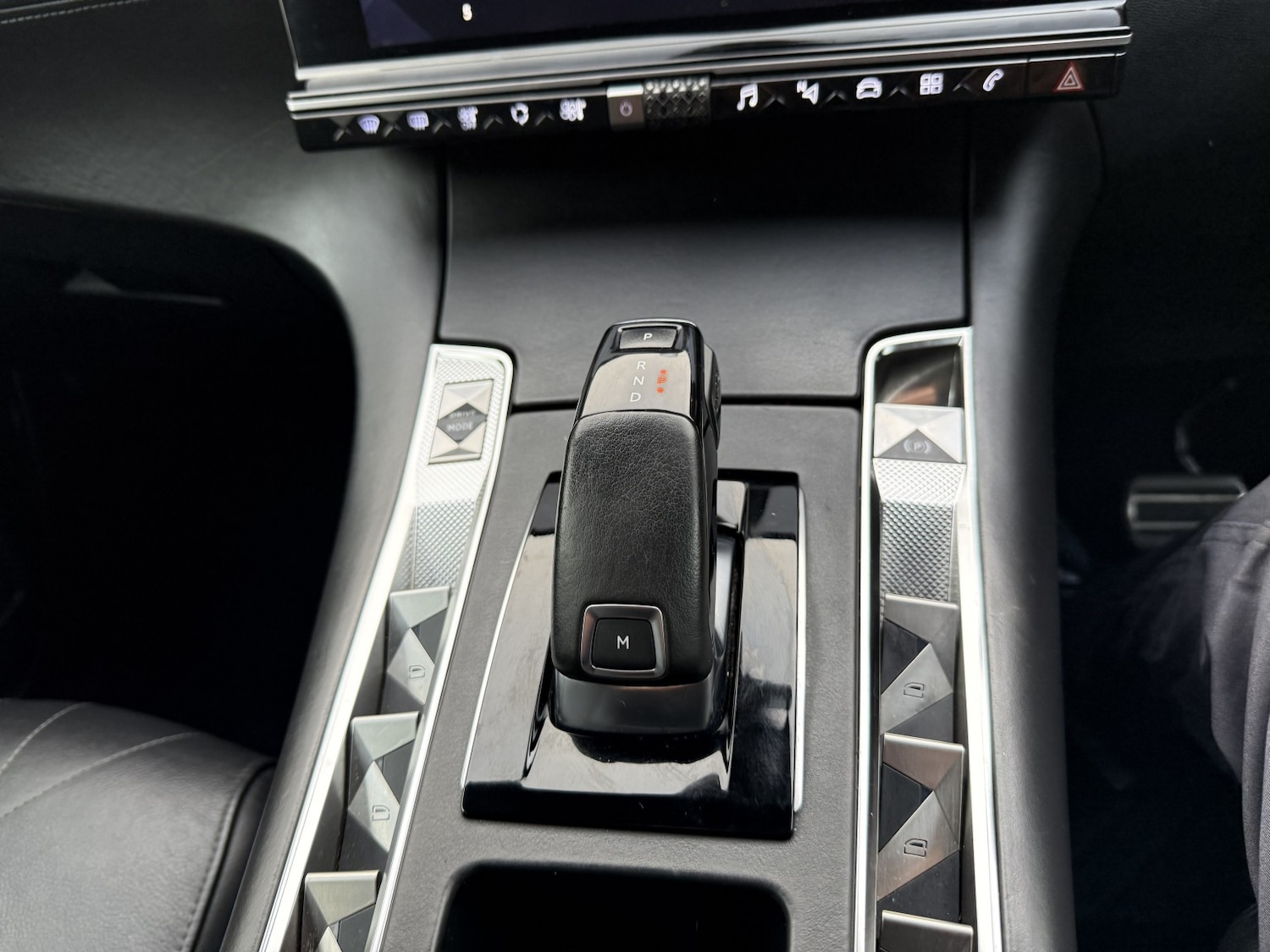 Used DS Automobiles DS 7 Crossback 2018 for sale - 76687173: Photo 7