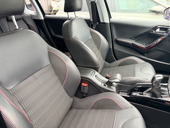 Used Peugeot 2008 2018 for sale - 78637507: Photo