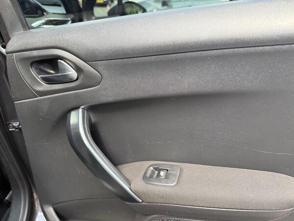 Used Peugeot 2008 2016 for sale - 75490047: Photo 14