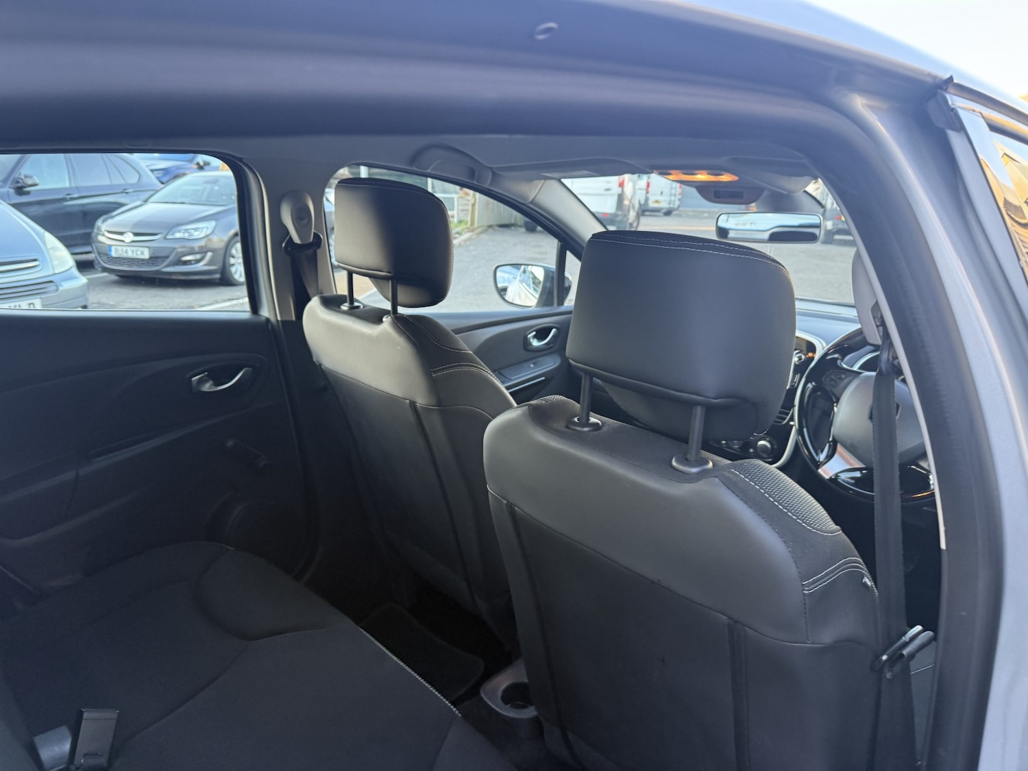 Used Renault Clio 2015 for sale - 76699230: Photo 16