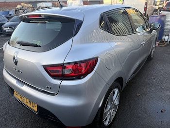 Used Renault Clio 2015 for sale - 76699230: Photo