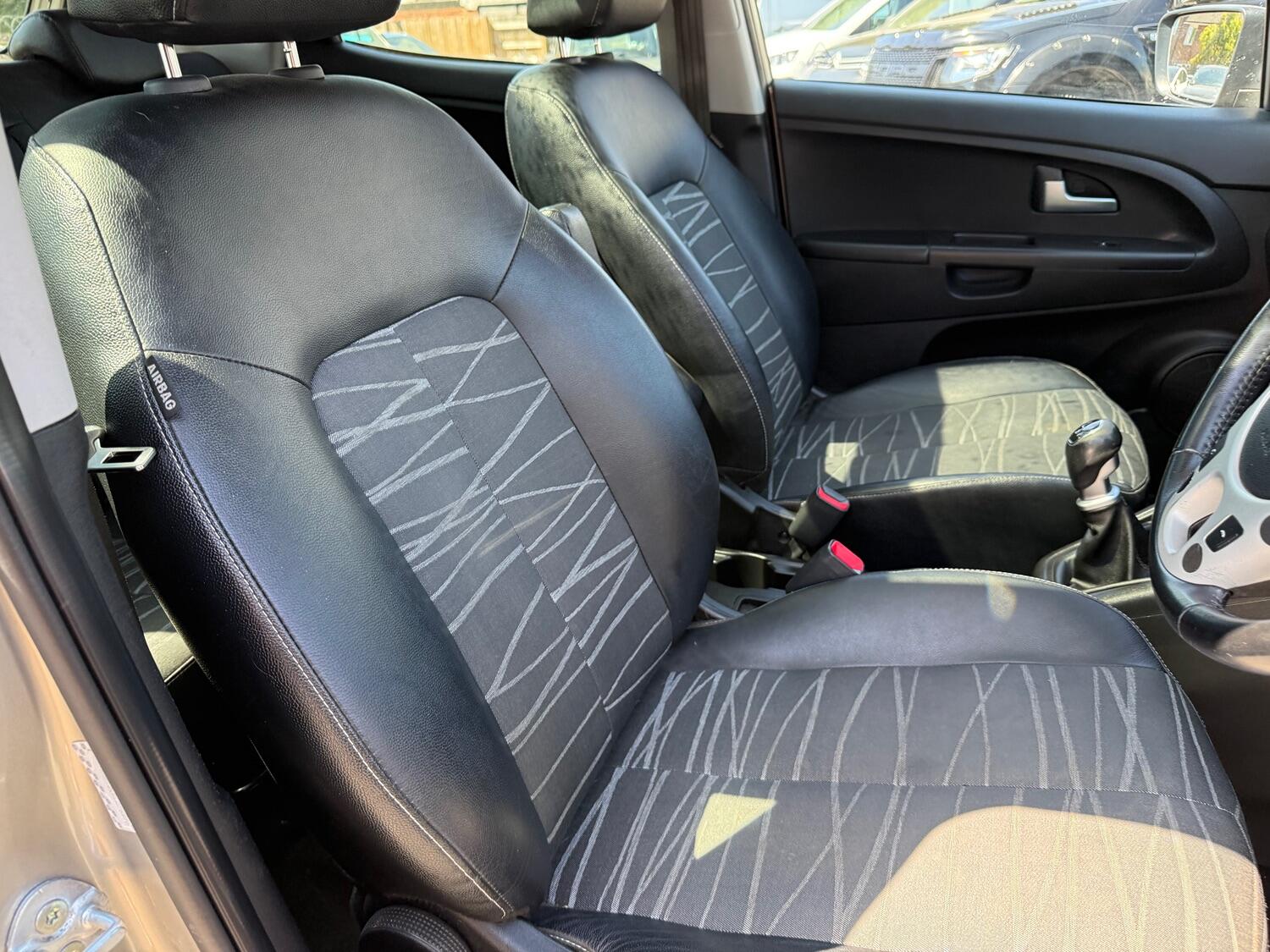 Used Kia Venga 2014 for sale - 76769342: Photo 25