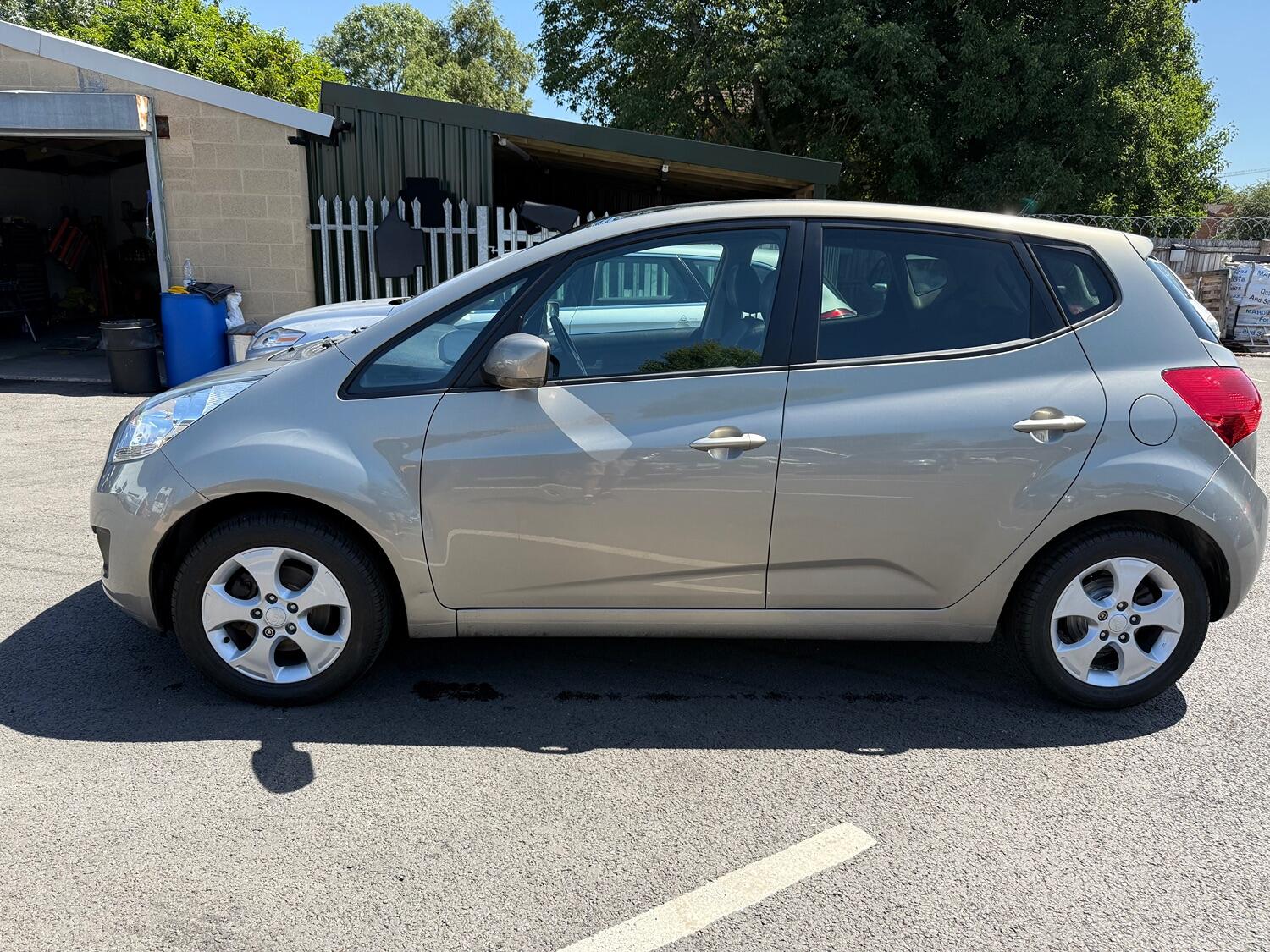 Used Kia Venga 2014 for sale - 76769342: Photo 4