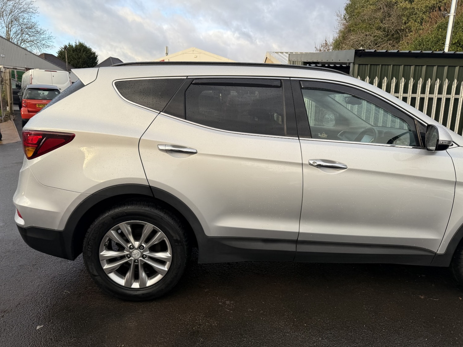 Used Hyundai Santa Fe 2017 for sale - 76687247: Photo 12